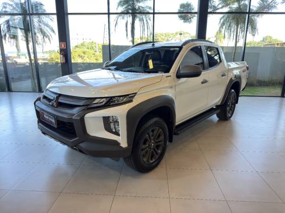 MITSUBISHI L200 TRITON 2.4 16V TURBO DIESEL SPORT OUTDOOR GLS CD 4P 4X4 AUTOMÁTICO